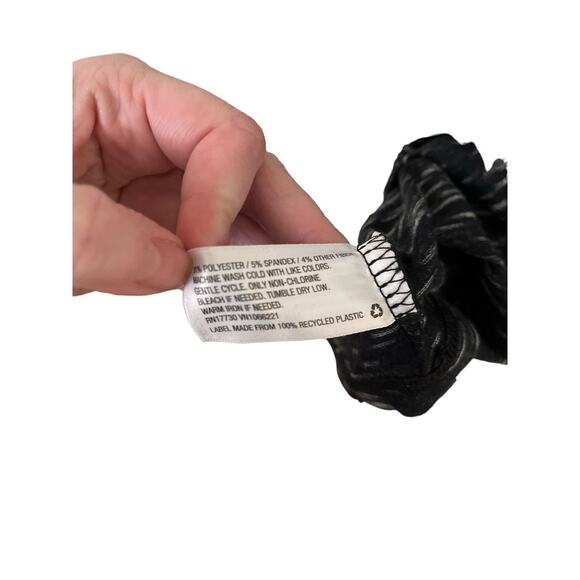 Liz Lange Maternity for Target Black Spacedye Scoop Neck Dress Size Medium - Picture 4 of 6